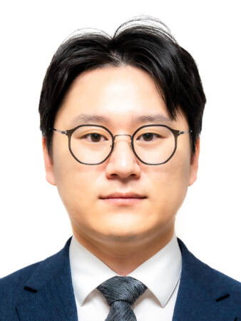 Portrait of Minsu Hwang