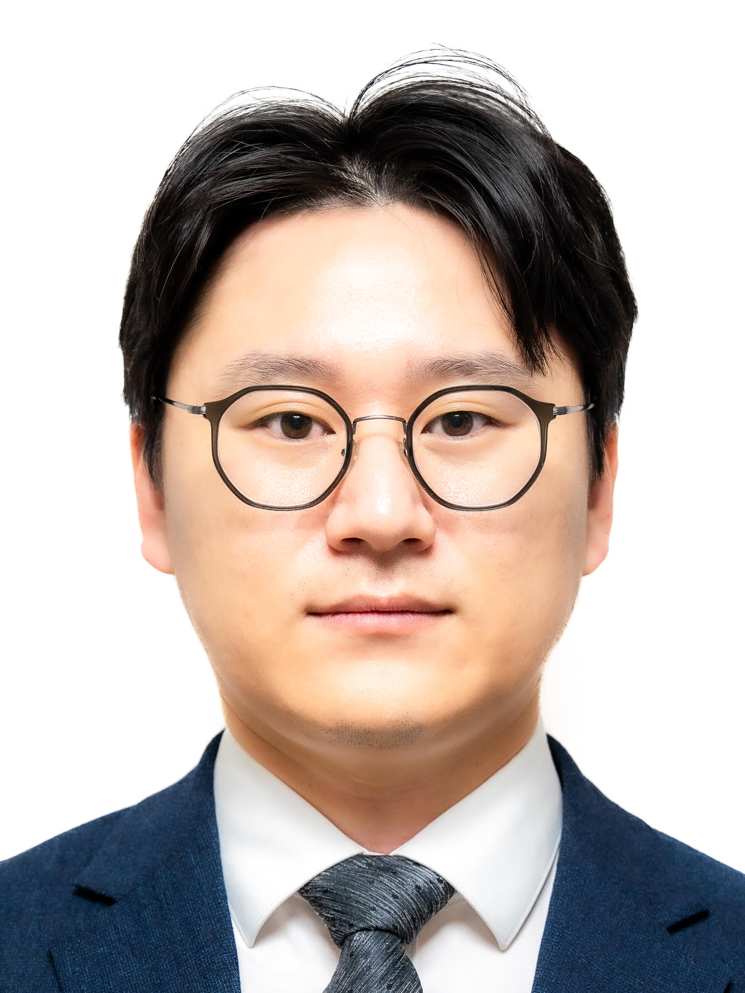 Portrait of Minsu Hwang